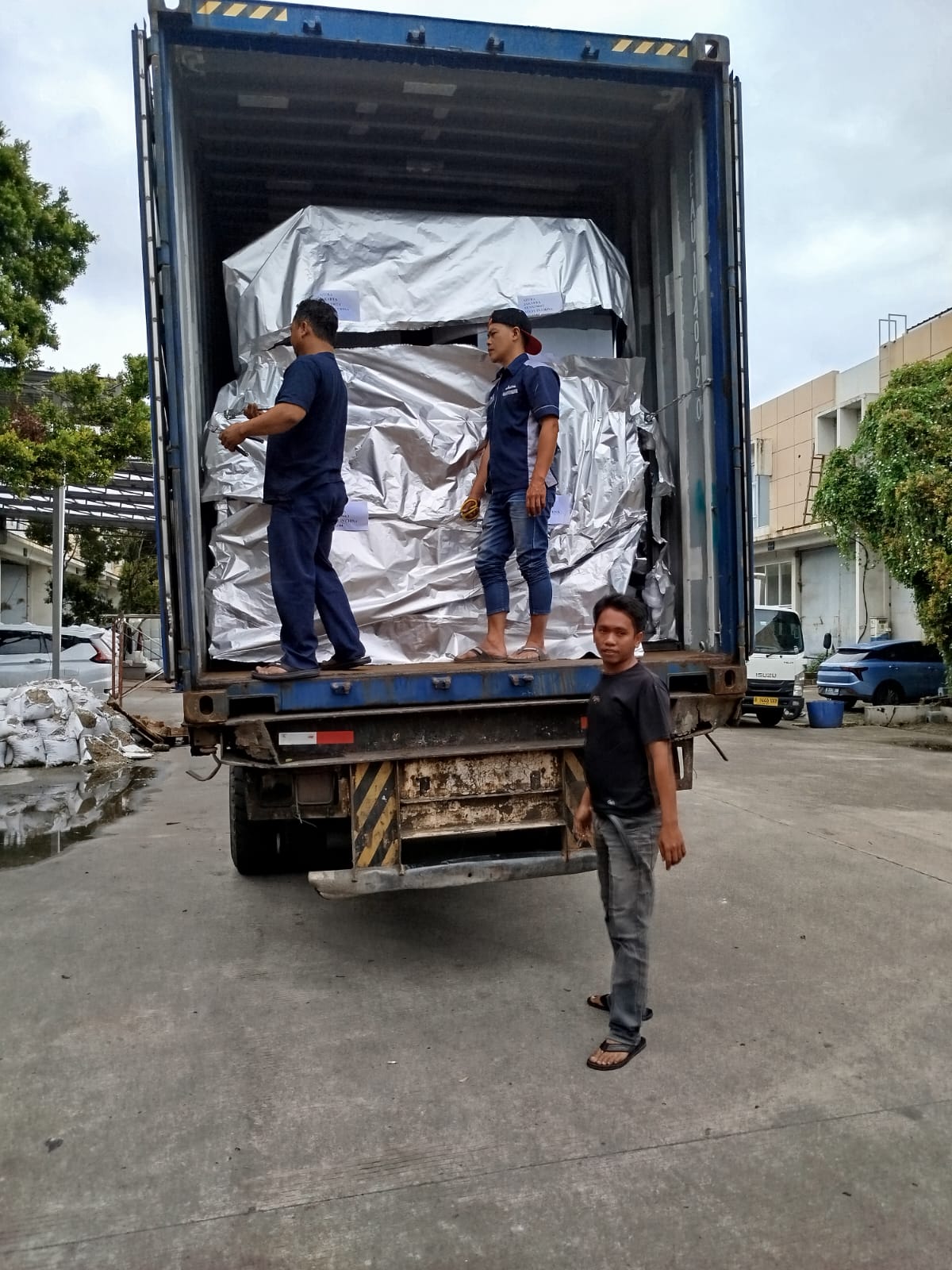 Proses masuk mesin bordir komputer Azura BENXT 1201, BENXT 902, BENXT 906 dan BENXT 912 Bulan Februari Proses masuk mesin bordir komputer Azura BENXT 1201, BENXT 902, BENXT 906 dan BENXT 912 Bulan Februari